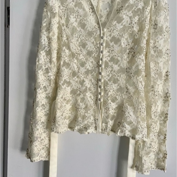 Beautiful lace and bugle beads with satin sash & trim. Size 8 - Picture 6 of 13